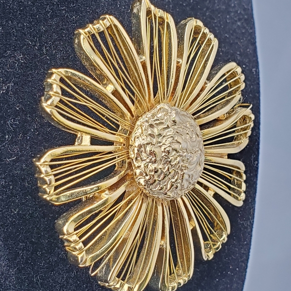M.J. Ent. Flower Power Gold-tone Metal Brooch Pin - Picture 7 of 11
